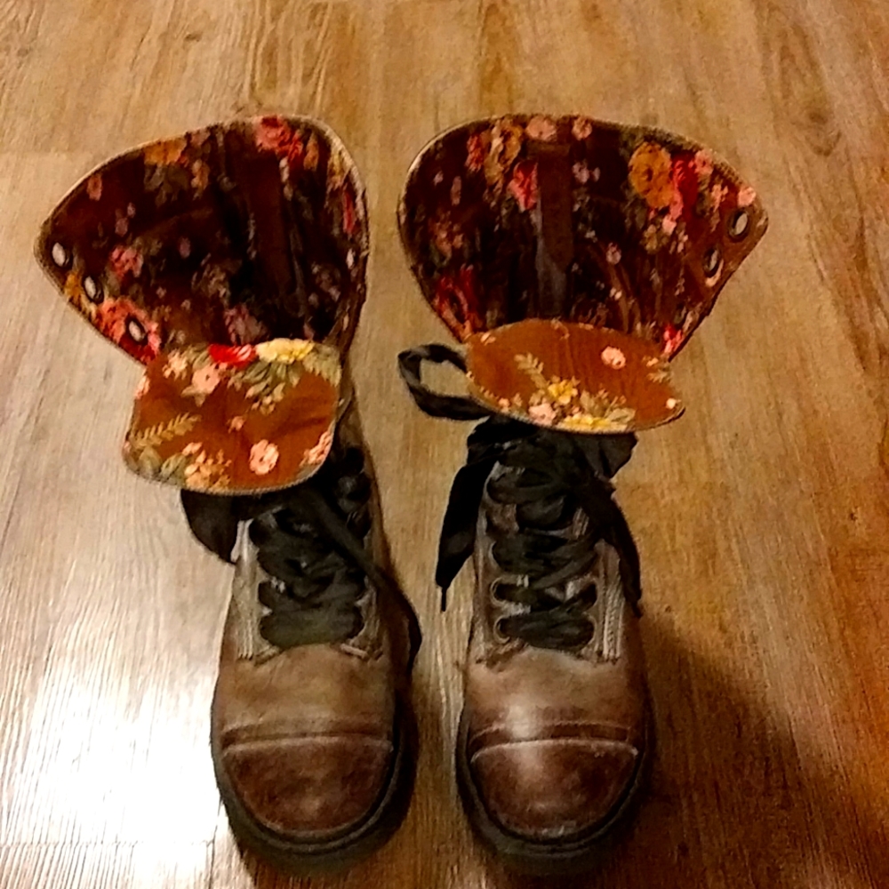 Dr Martens 1914 Triumph